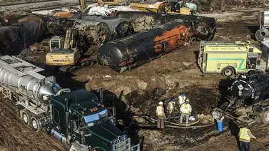 Accidente fatal: Cisterna con gasolina volcó y explotó en EEUU Accidente fatal: Cisterna con gasolina volcó y explotó en EEUU