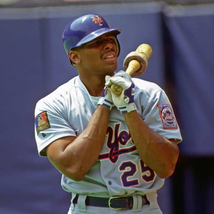 ¡Cumplió 60 años el exbeisbolista Bobby Bonilla! Pero, ¿Conoces la verdadera razón de su particular fama?