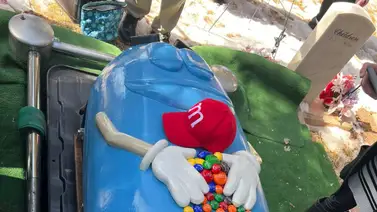 Familia en USA entierra a su abuela en ataúd de chocolates MM’S Familia en USA entierra a su abuela en ataúd de chocolates MM’S