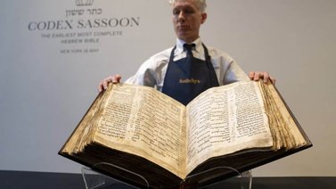La biblia hebrea más antigua será subastada por 50 millones de dólares