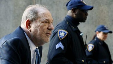 Condenan al productor Harvey Weinstein a otros 16 años de prisión