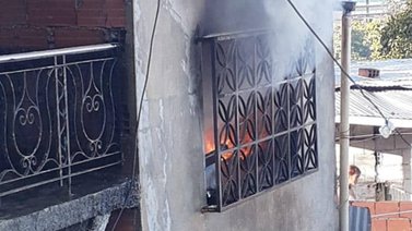 ¡Horrible! Incendio en La Dolorita se convirtió en un triple homicidio