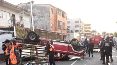 Accidente fatal: Cuatro muertos y 16 heridos tras volcamiento Accidente fatal: Cuatro muertos y 16 heridos tras volcamiento