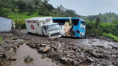 Aluvión deja cuatro muertos y dos heridos en Ecuador