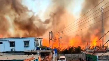Fuerte incendio en terrenos cercanos a Pdvsa Gas en Carabobo