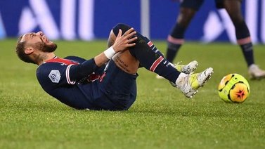 ¡Alarmas encendidas en el PSG! Neymar abandonó el partido ante Lille con una lesión