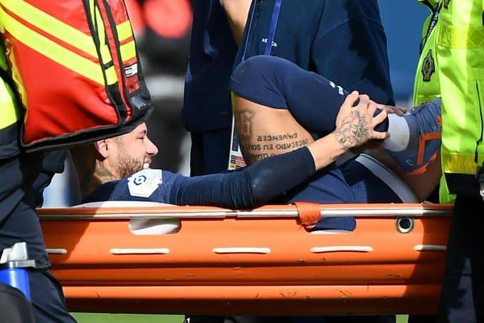 ¡Alarmas encendidas en el PSG! Neymar abandonó el partido ante Lille con una lesión
