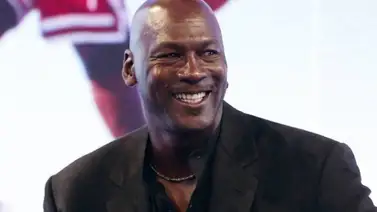 ¡Con ustedes, Su Majestad: Michael Jordan! Esto donó el seis veces campeón ¡Con ustedes, Su Majestad: Michael Jordan! Esto donó el seis veces campeón