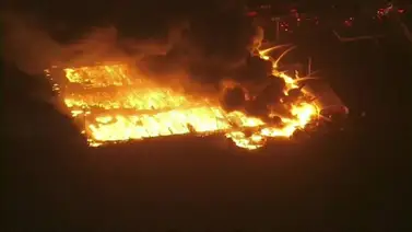 Se produce incendio masivo en empresa de EEUU Se produce incendio masivo en empresa de EEUU