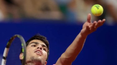 Carlos Alcaraz estrena su temporada con un esforzado triunfo en Buenos Aires