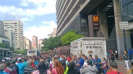 Por esta razón transportistas protestas en la Av Francisco de Miranda