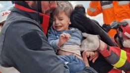 Importante cifra de niños rescatados en Turquía faltan por identificar: sepa cuántos son