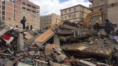 Se derrumba edificio en Egipto: Reportan tres niños fallecidos