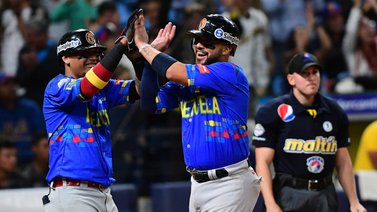 ¡Pasaje a las semifinales! Caracas vence a Montería y avanza en la Serie del Caribe