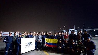 Chile recibe contingente de Colombia para combatir incendios forestales