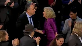 Esto hizo la esposa de Joe Biden con el marido de Kamala Harris
