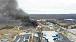 Urgen evacuación ante riesgo de explosión tras accidente de tren en EEUU