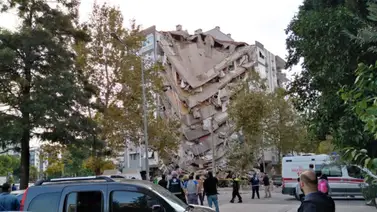 Captan momento cuando se desploman edificios en Turquía por terremoto (+VIDEO) Captan momento cuando se desploman edificios en Turquía por terremoto (+VIDEO)