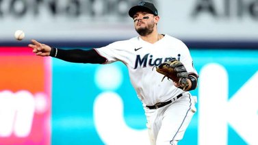 Dodgers le extienden el contrato a su más reciente adquisición