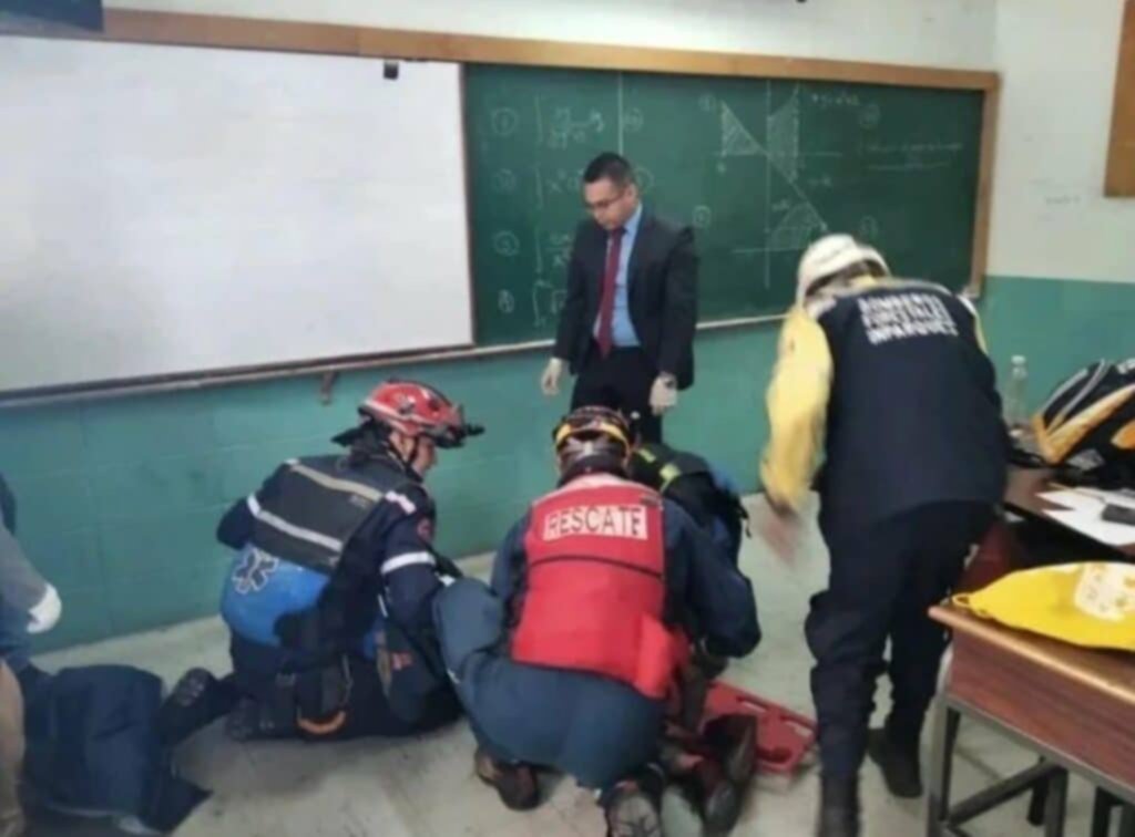 Murió profesor de la Universidad de Los Andes: Colapsó frente a sus alumnos en plena clase Murió profesor de la Universidad de Los Andes: Colapsó frente a sus alumnos en plena clase