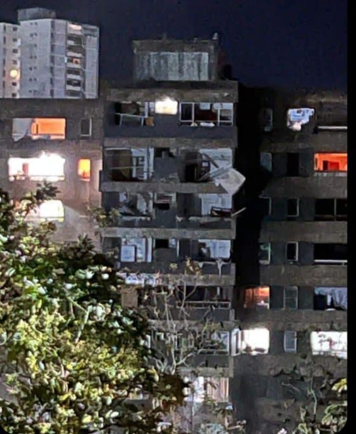Ruptura de tubería matriz causa daños en edificios residenciales de San Antonio de Los Altos Ruptura de tubería matriz causa daños en edificios residenciales de San Antonio de Los Altos