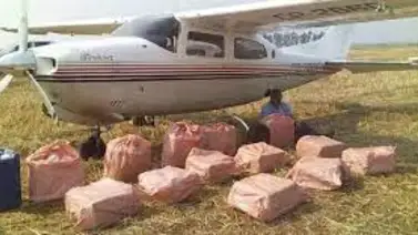 Avioneta incautada con casi 300 kilos de cocaína en Paraguay Avioneta incautada con casi 300 kilos de cocaína en Paraguay