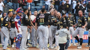 ¡Un fuerte rugido retumba en el Universitario! Los Leones del Caracas quedan a un triunfo del título en la LVBP