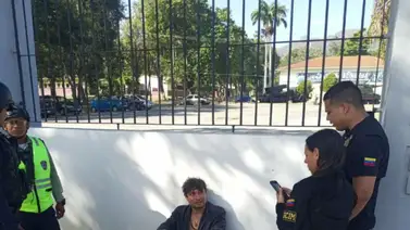 Exdiputado Leandro Domínguez llegó desorientado a comando militar y pidió ayuda Exdiputado Leandro Domínguez llegó desorientado a comando militar y pidió ayuda