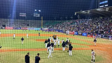 Quien pega primero… ¡Leones del Caracas vence a Tiburones y se adelanta en la Gran Final! Quien pega primero… ¡Leones del Caracas vence a Tiburones y se adelanta en la Gran Final!
