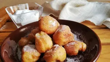 Buñuelos a base de cambur maduro Buñuelos a base de cambur maduro