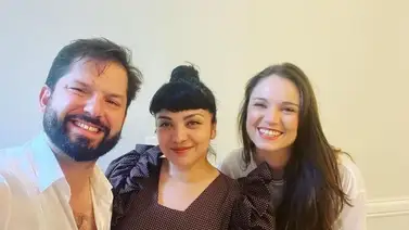 La cantante Mon Laferte visita la casa del presidente Gabriel Boric La cantante Mon Laferte visita la casa del presidente Gabriel Boric