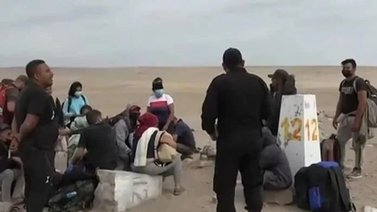 Rescatan a venezolanos perdidos en desierto de Perú por más de 14 horas