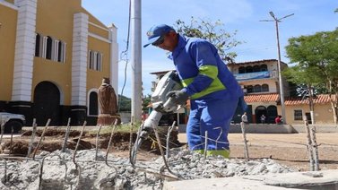 Misión Venezuela Bella rehabilita Plaza Bolívar de Las Tejerías