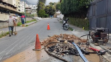 Hidrocapital atiende avería de tuberías en Miranda