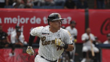 ¡El "Manao" arrasa! Freddy Fermín gana el MVP de la temporada 2022/2023 en la LVBP