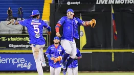 ¡Pa’ encima! Los Tiburones de La Guaira vencen al Magallanes y empatan el liderato del Round Robin
