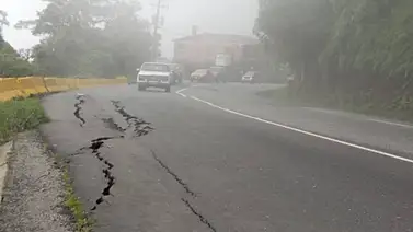 Habitantes de El Junquito pegan grito al cielo por su carretera Habitantes de El Junquito pegan grito al cielo por su carretera