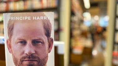 ¡Como pan caliente! Biografía del príncipe Enrique de lo más vendido en Reino Unido