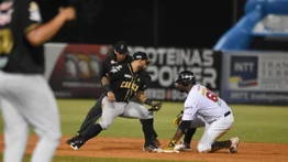 ¡Madrugonazo caraquista! Los Leones rugen con fuerza en Maracay y son líderes del Round Robin