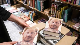 Biografía del príncipe Enrique ya está en las librerías británicas