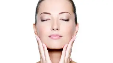 Mantén una rutina diaria para el cuidado de la piel Mantén una rutina diaria para el cuidado de la piel