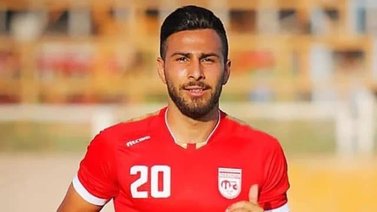 Condenan a 26 años de cárcel al futbolista iraní Amir Nasr-Azadani