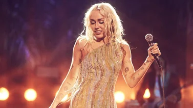 Miley Cyrus anuncia lanzamiento de su disco "Endless Summer Vacation"