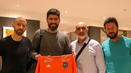 Sebastián "Loco" Abreu debuta como técnico en Perú