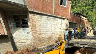 Ejecutan labores para corregir hundimiento vial en La Vega