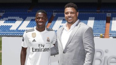 Ronaldo Nazario defiende a Vini Jr. por ataques racistas