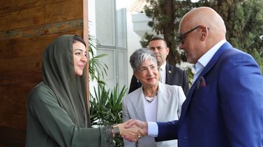 Jorge Rodríguez evalúa alianza y cooperaciones con Emiratos Árabes