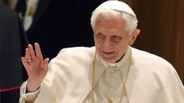 Así transcurre el segundo día de la capilla ardiente de Benedicto XVI