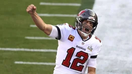 Tom Brady lo vuelve hacer y mete a los Buccaners de Tampa Bay en Playoff