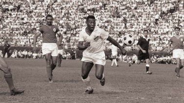 El Santos estudia la posibilidad de retirar el dorsal "10″ de Pelé